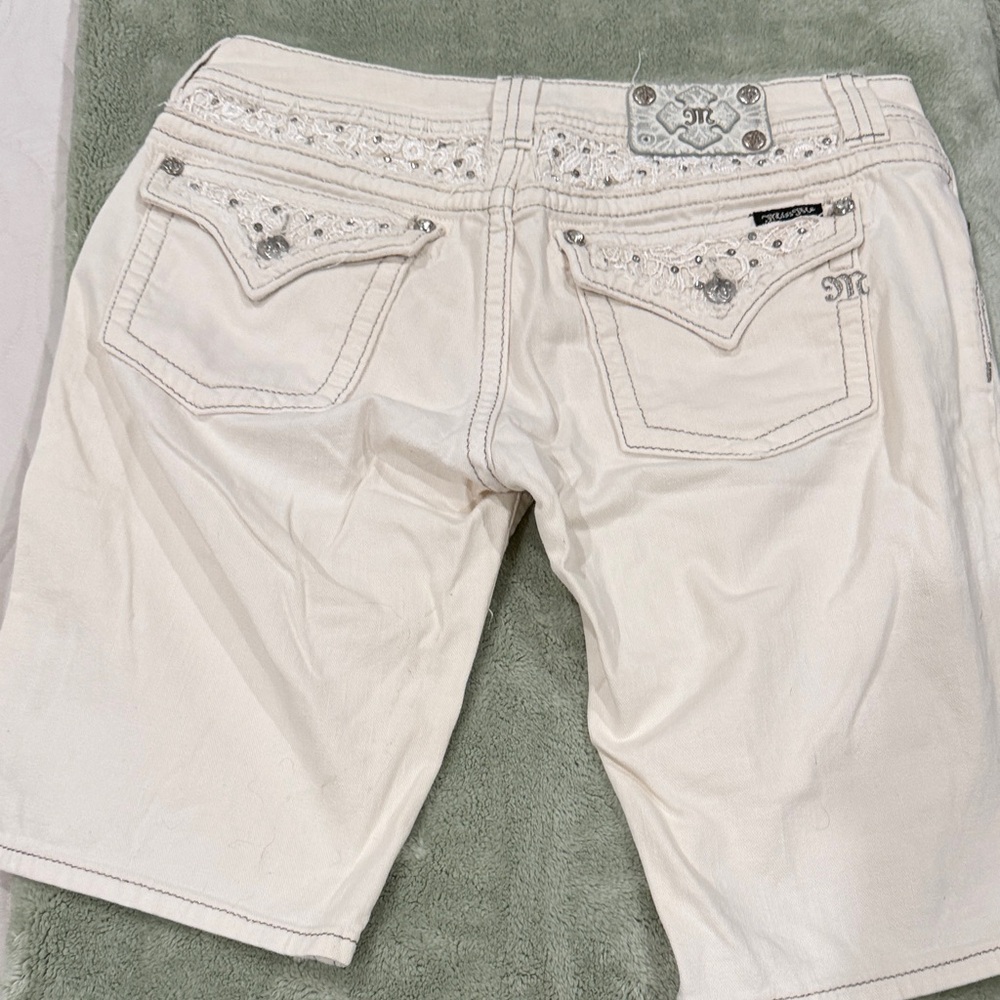 Miss Me Cream Jean Shorts - Picture 5 of 6